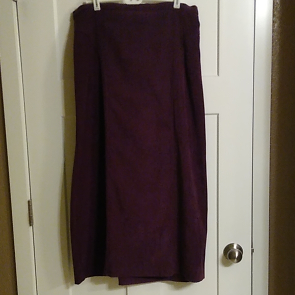 Skirt - Picture 1 of 3